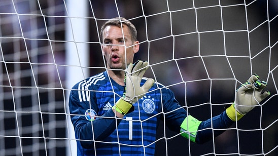 Löw stays with Neuer over ter Stegen as Germany's No. 1