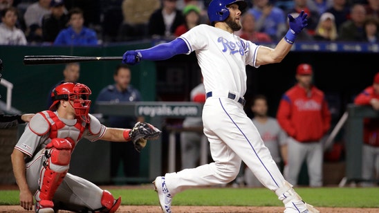 Gordon powers Royals to 5-1 win over Phillies