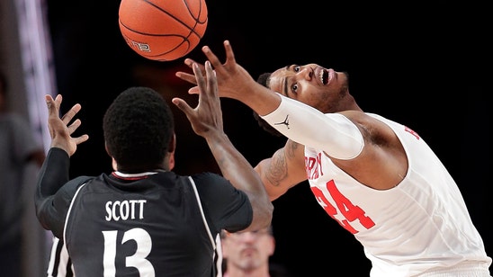 Jarreau leads No. 12 Houston past No. 25 Bearcats 65-58