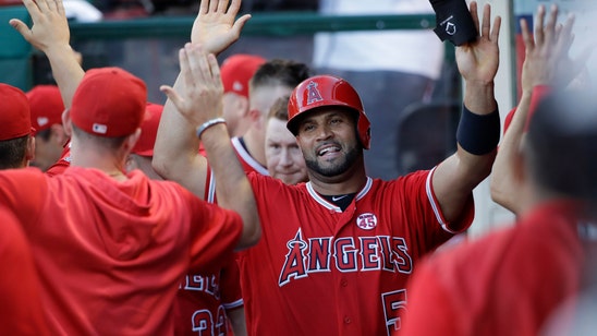 Pujols sets career hit mark for foreign-born players in win