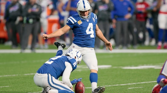 Injury could put Vinatieri’s record-breaking quest on hold