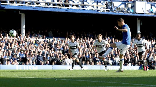 Sigurdsson's double helps Everton beat Fulham 3-0 in EPL