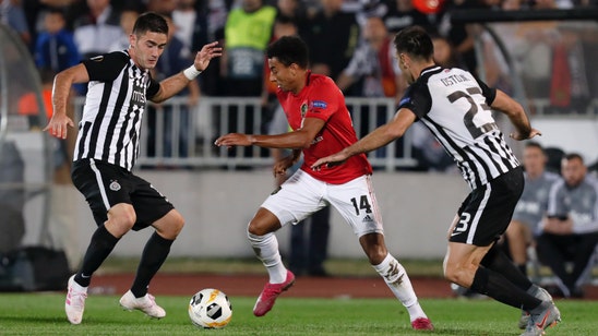 Pepe's late free kicks lead Arsenal 3-2 comeback