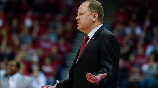 Illini snaps 15-game losing streak to Badgers