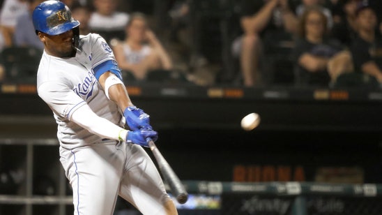 Soler hits 2 homers, Royals beat White Sox 8-6