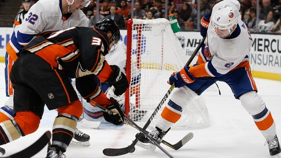 Ducks continue hot start with 4-1 win over Islanders