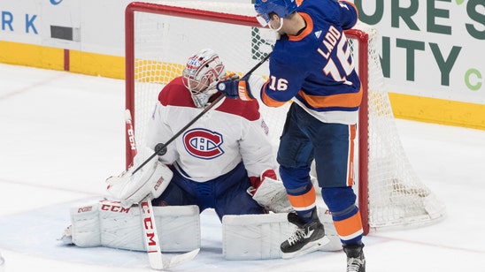 Lee’s late goal lifts Islanders to 2-1 win over Canadiens