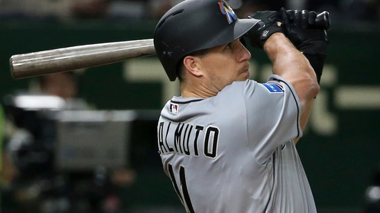 Marlins catcher Realmuto not distracted by trade rumors