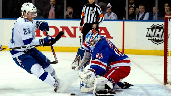 Lightning win 10th straight, top Rangers 4-3 in OT