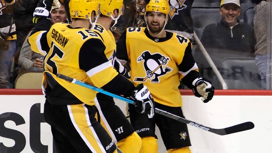 DeSmith shines with 48 saves as Penguins slip by Bruins 5-3