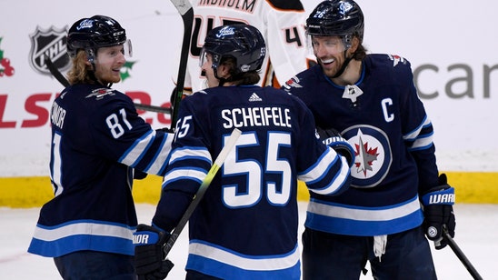 Scheifele leads Jets to 3-2 win over Ducks