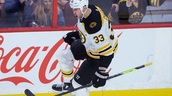 Chara scores go-ahead goal, Bruins beat Senators