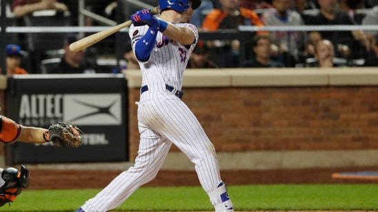 McNeil hits go-ahead double in 8th, Mets beat Giants 6-3