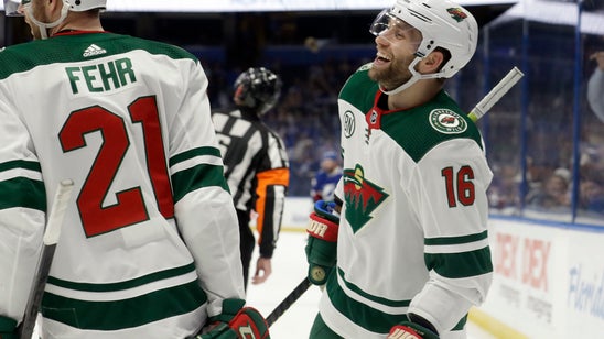 Zucker gets hat trick, Wild tops NHL-leading Lightning 3-0