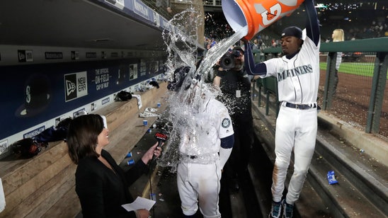 Lewis homers in debut as Mariners beat Reds 4-3, stop skid