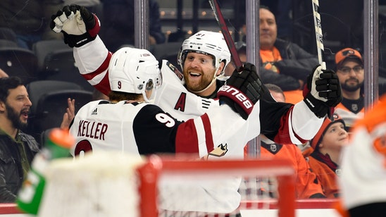 Kessel scores twice, leads Coyotes past Flyers 3-1