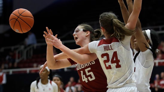 Tara VanDerveer wins 900th game at Stanford in 33 seasons