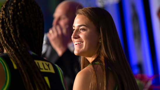 Ionescu returns to Oregon for final season to chase title