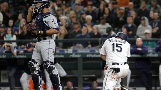 Padres get better of Edwin Diaz in 9th, beat Mariners 2-1