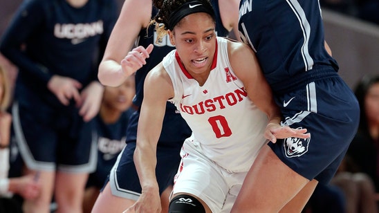 No. 1 UConn rebounds from loss to handle Houston 81-61