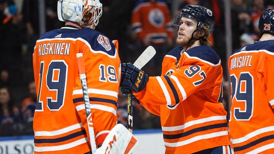 McDavid scores twice as surging Oilers beat Flyers 4-1