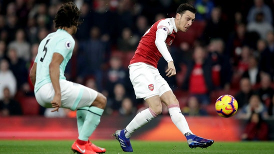 Ozil shines as Arsenal beats Bournemouth 5-1 in EPL