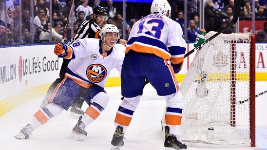 Barzal gets hat trick, Isles beat Leafs in Tavares reunion