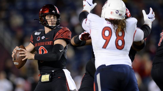 Agnew throws for 323 yards, San Diego St. beats Fresno St.