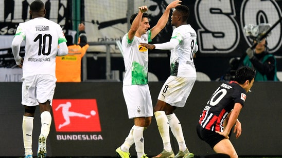 Gladbach wins 4-2, reclaims Bundesliga lead from Bayern
