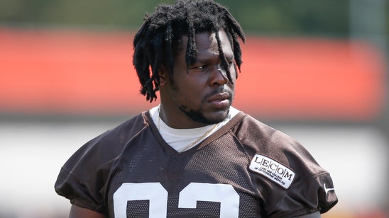 Browns' Thomas sprained neck in scary moment at practice