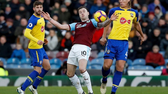 Burnley nets injury-time penalty, draws 1-1 with Southampton