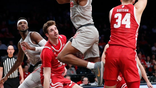 Lobos outlast Badgers in Legends Classic