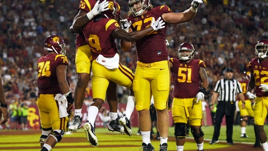 USC Football Players Share 2017 New Year's Resolutions