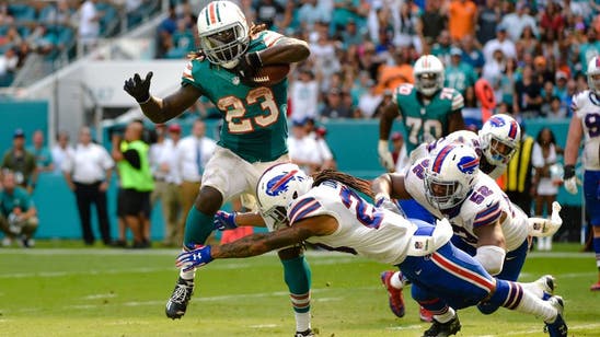 Jay Ajayi Sheds Two Surefire Tackles, Races for Touchdown (Video)