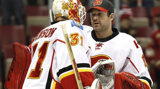 Calgary Flames: Brian Elliott vs Chad Johnson Debate
