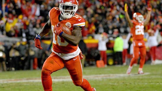 Tyreek Hill Blows By Titans For A 68-Yard Touchdown Run (Video)