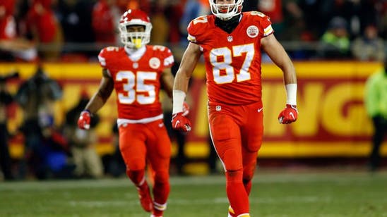 Travis Kelce goes for 80-yard touchdown (Video)