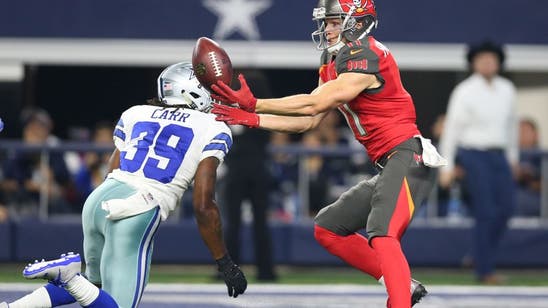 Adam Humphries Catches Wild Touchdown Off Deflection (Video)