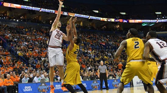 Illinois Basketball: Maverick Morgan a Bright Spot for the Illini