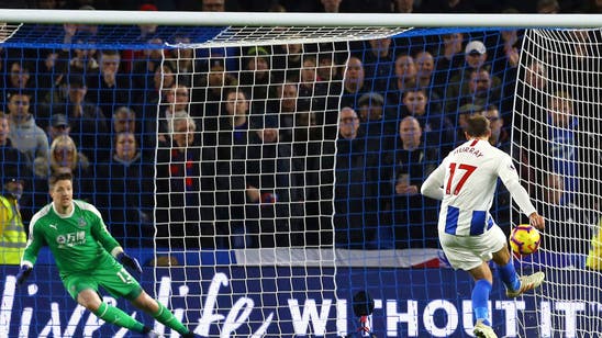 10-man Brighton beats fierce rival Palace 3-1 in EPL