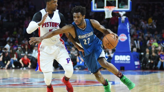 Andrew Wiggins throws down a huge one-handed jam (Video)