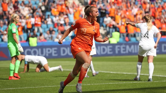 Netherlands bests New Zealand 1-0 on stoppage time goal