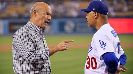 Dodgers manager Dave Roberts ejected vs Rockies