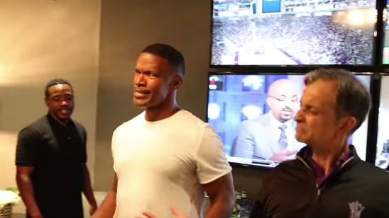 Jamie Foxx teaches Sacramento Kings owner how to impersonate LeBron James