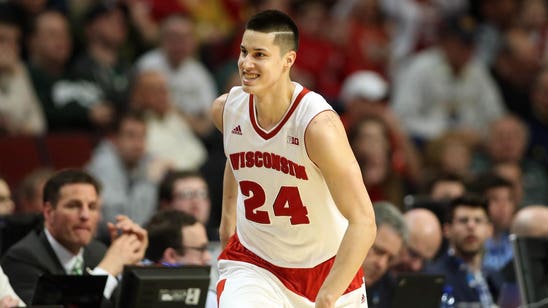 Koenig leads Badgers in Red and White scrimmage