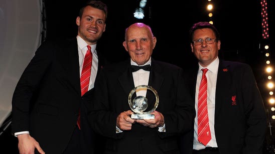 Former Liverpool captain, coach Ronnie Moran dies