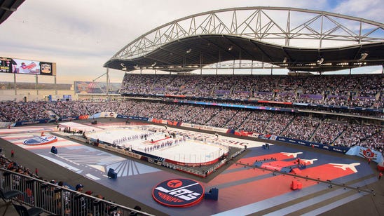 The best photos from the Heritage Classic's outdoor spectacle