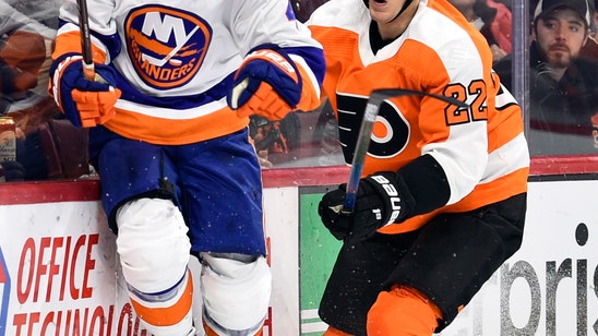 Nelson helps Islanders beat Flyers 6-1