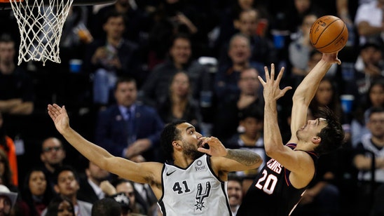 Mills hits winner, Spurs outlast Suns in record-setting OT