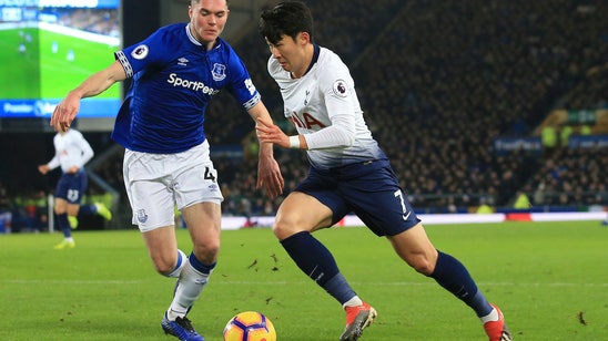 Tottenham crushes Everton 6-2 to go 2 points behind Man City